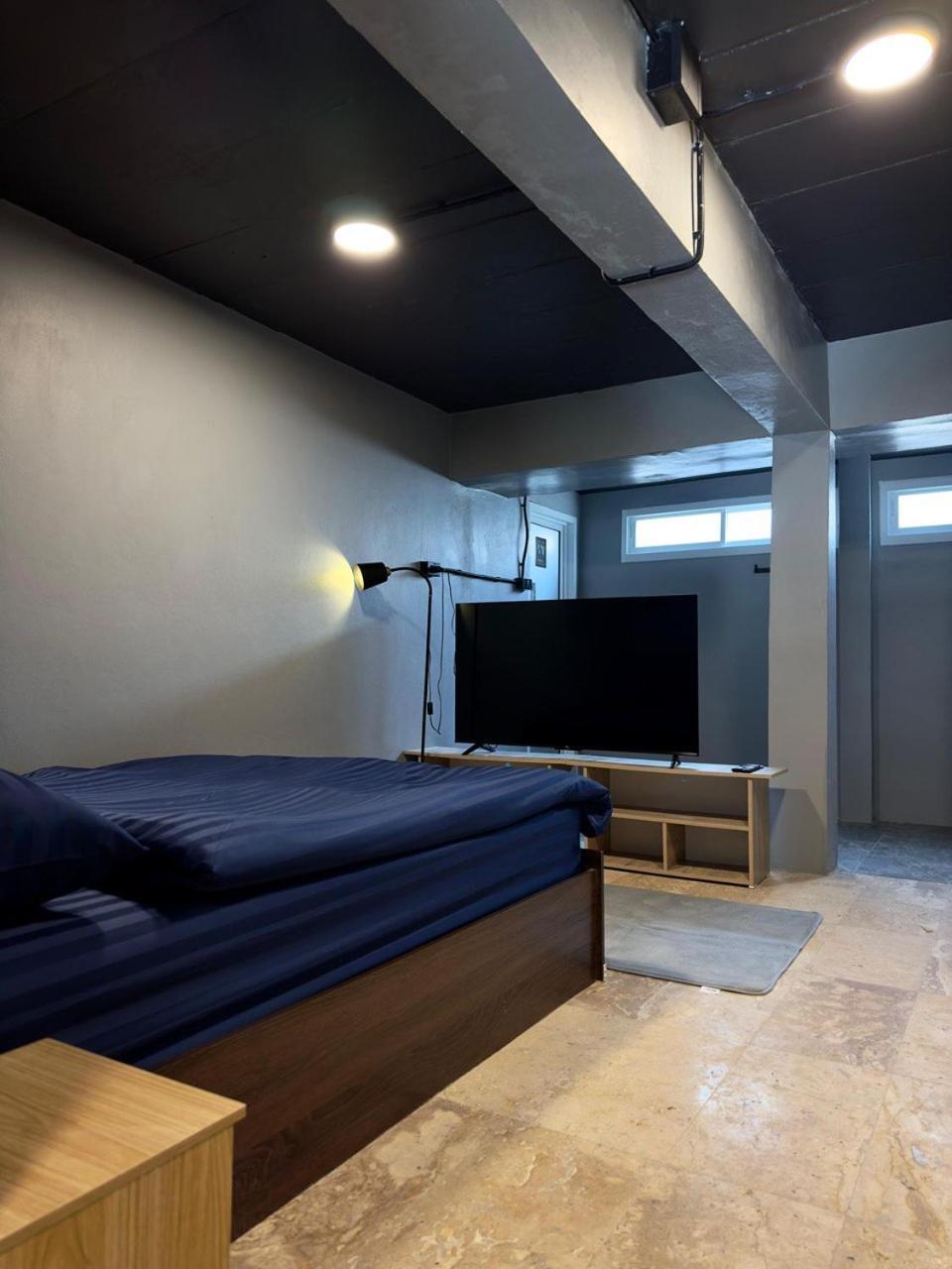 Champagne Hostel & Cafe Pattaya Dış mekan fotoğraf