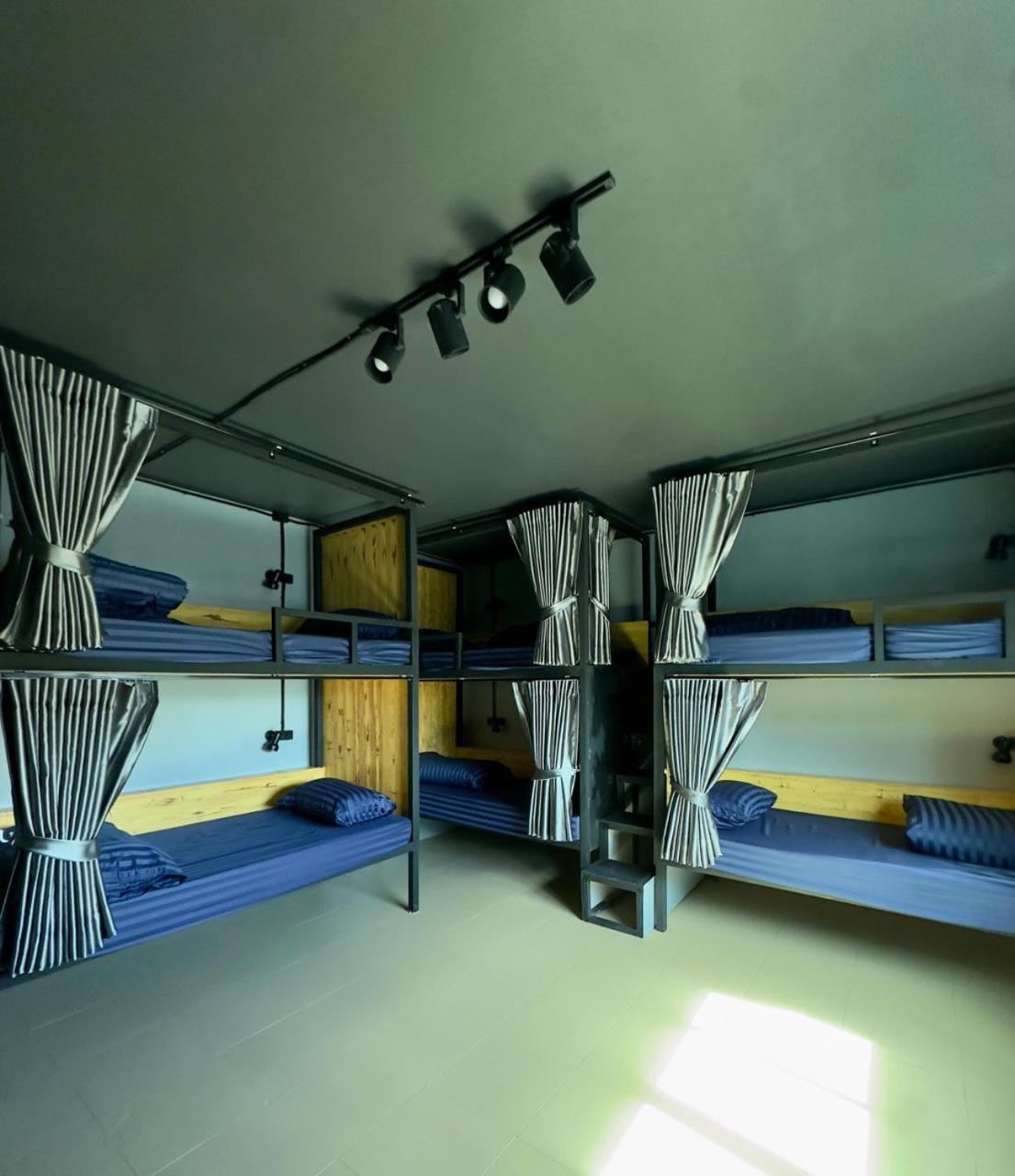 Champagne Hostel & Cafe Pattaya Dış mekan fotoğraf