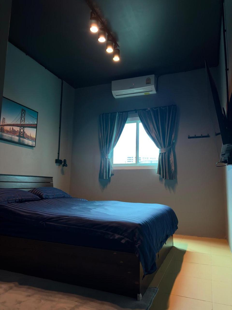 Champagne Hostel & Cafe Pattaya Dış mekan fotoğraf