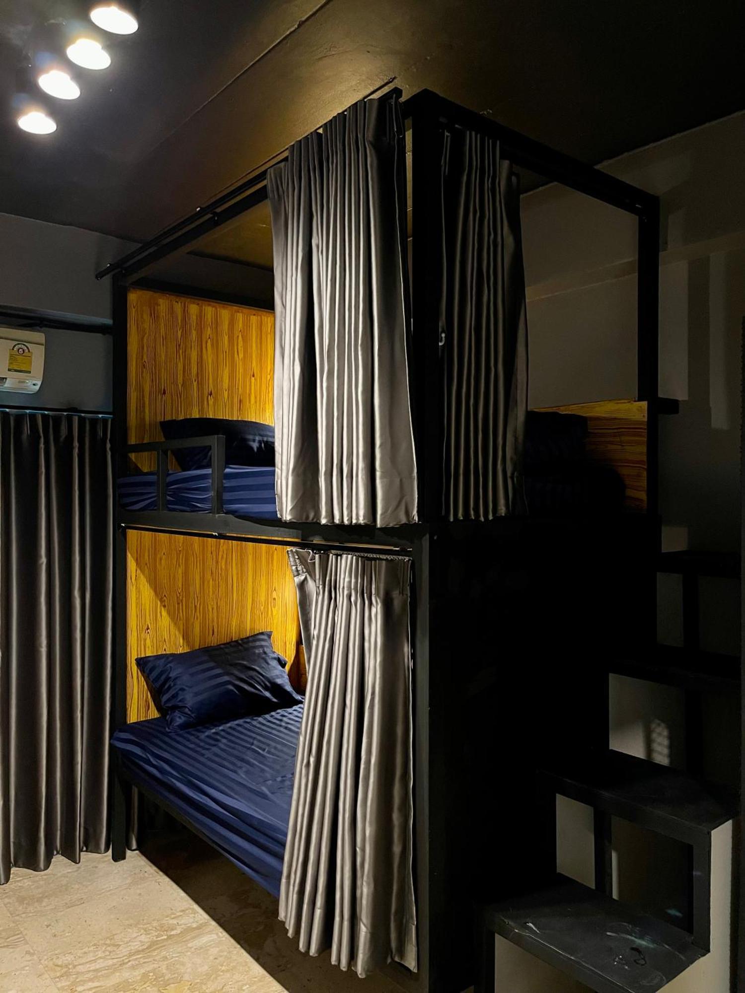 Champagne Hostel & Cafe Pattaya Dış mekan fotoğraf