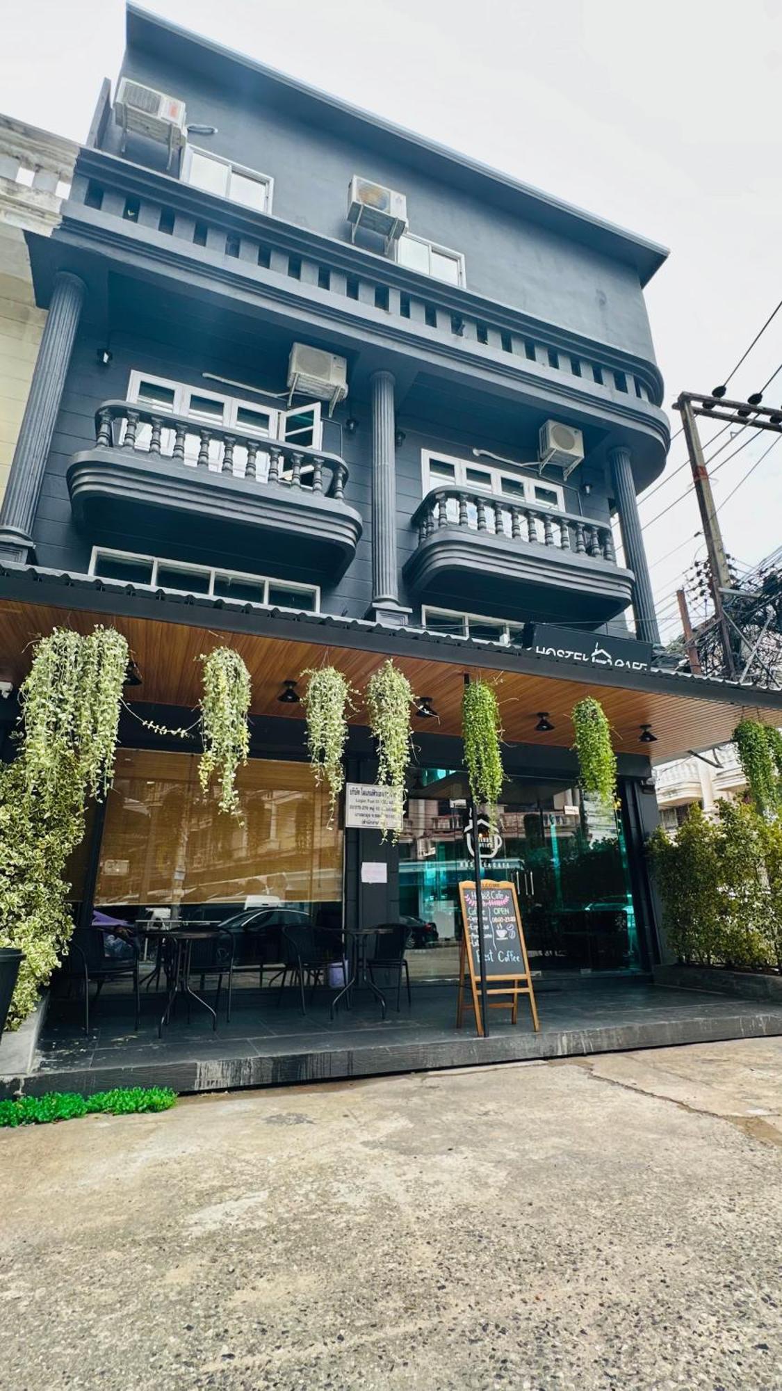 Champagne Hostel & Cafe Pattaya Dış mekan fotoğraf