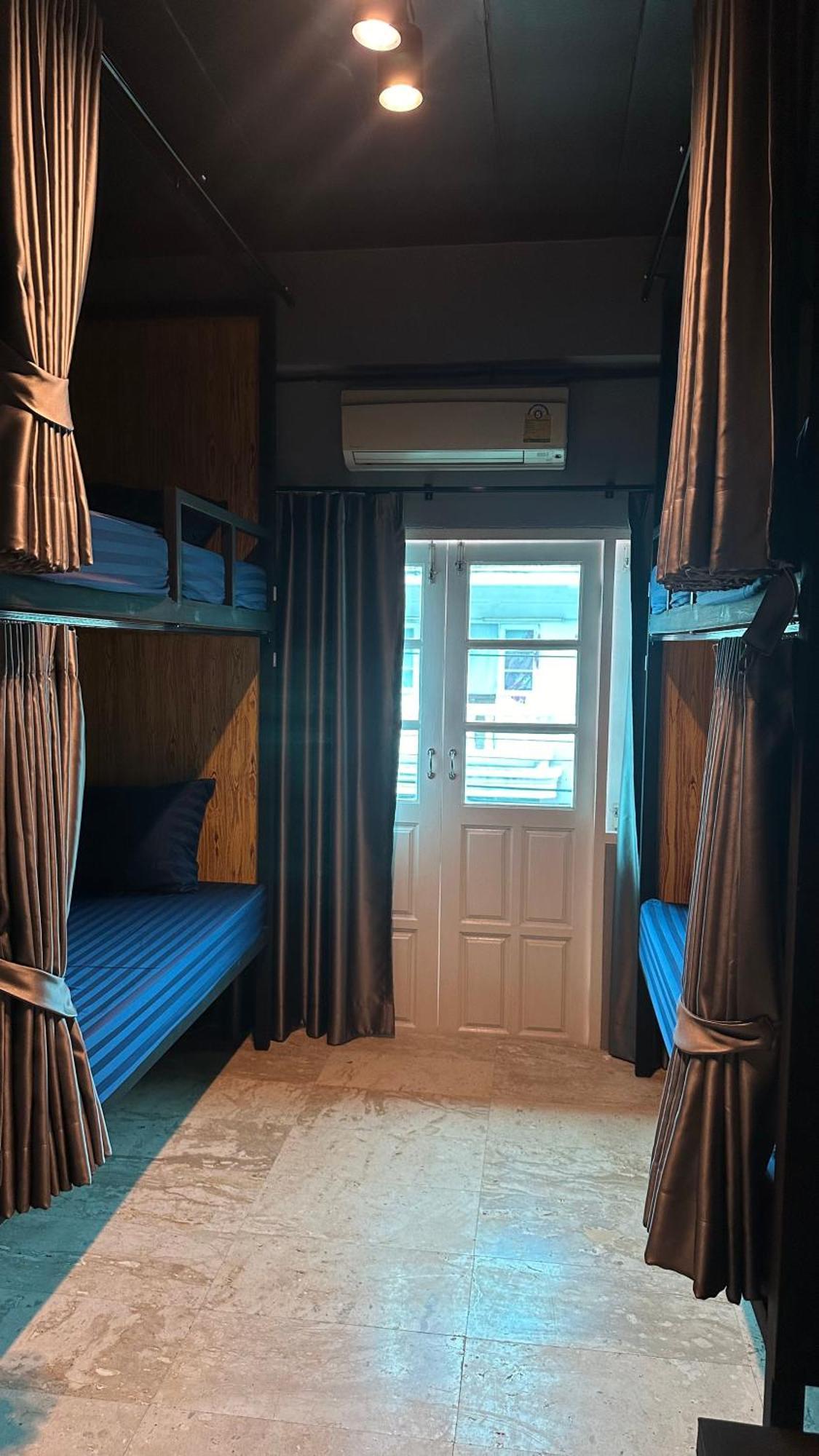 Champagne Hostel & Cafe Pattaya Dış mekan fotoğraf