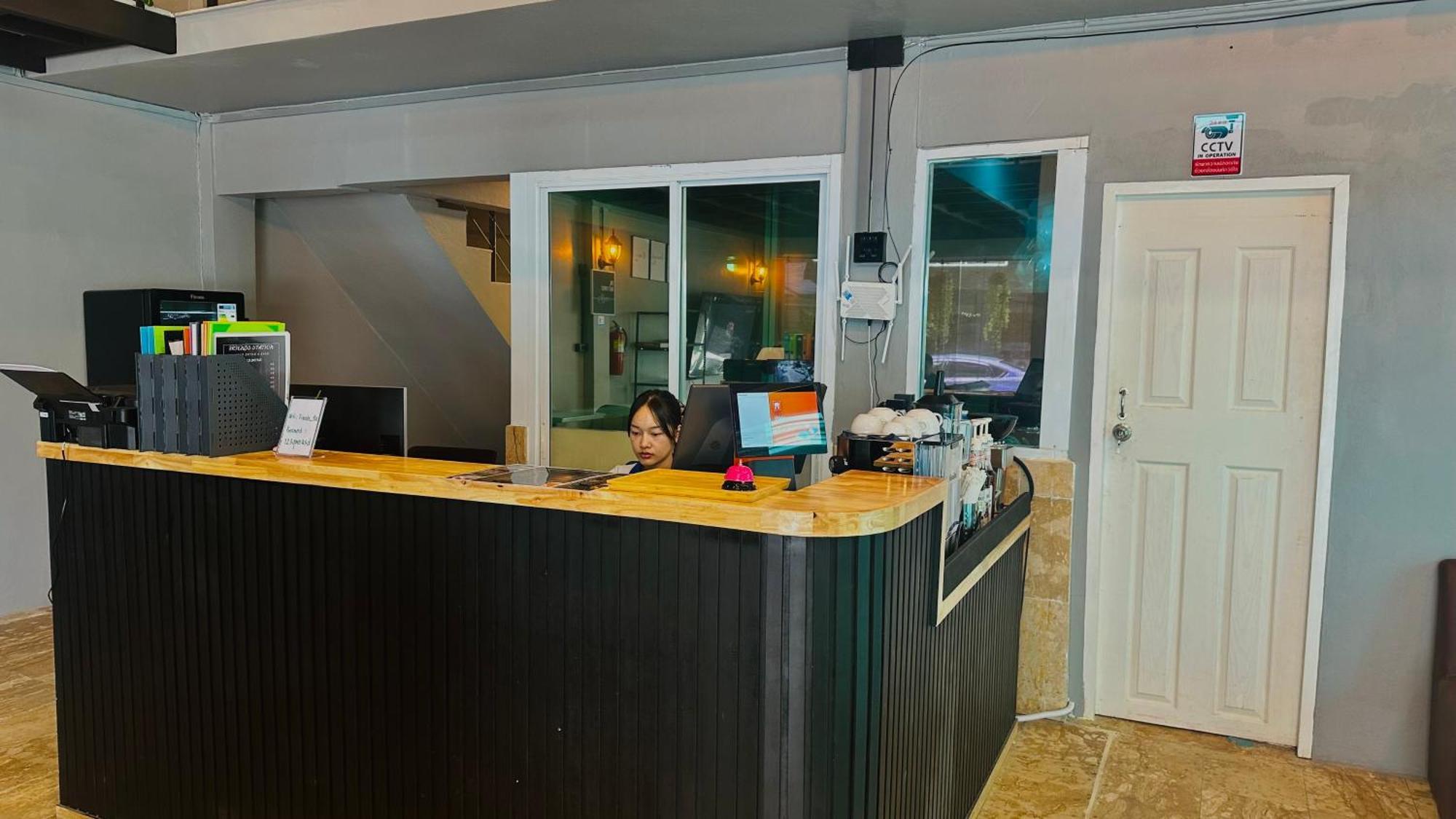 Champagne Hostel & Cafe Pattaya Dış mekan fotoğraf