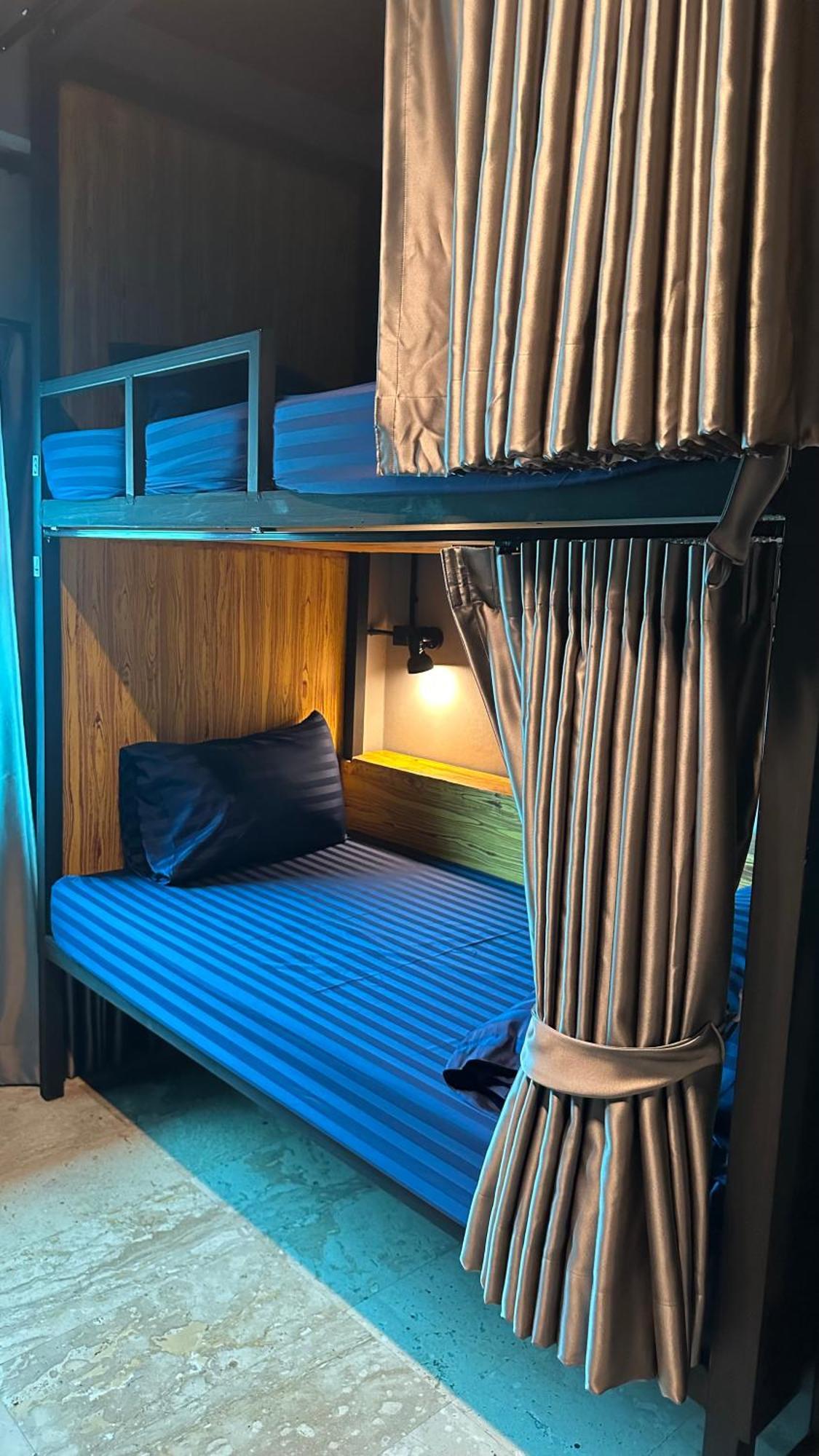 Champagne Hostel & Cafe Pattaya Dış mekan fotoğraf
